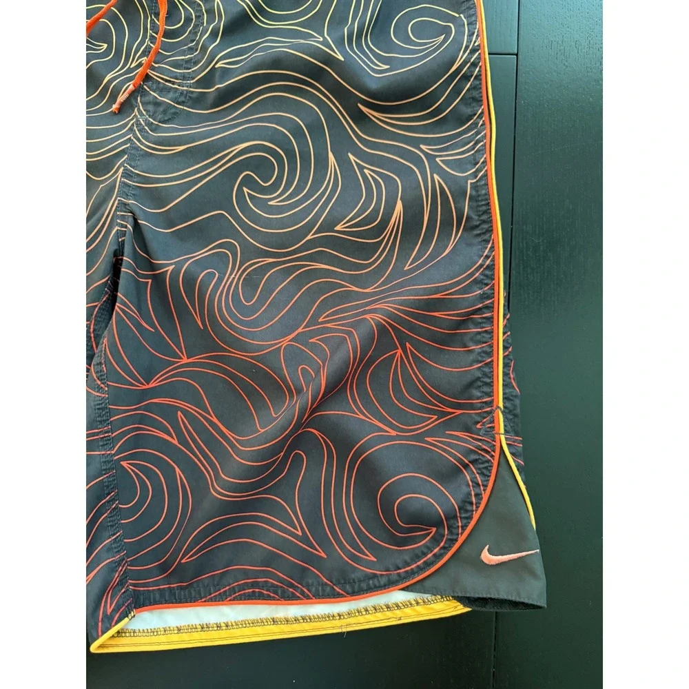 Nike Flame Swim Trunk Mens M Black/ Orange Mesh-Lined‎ Board Short Resortwear